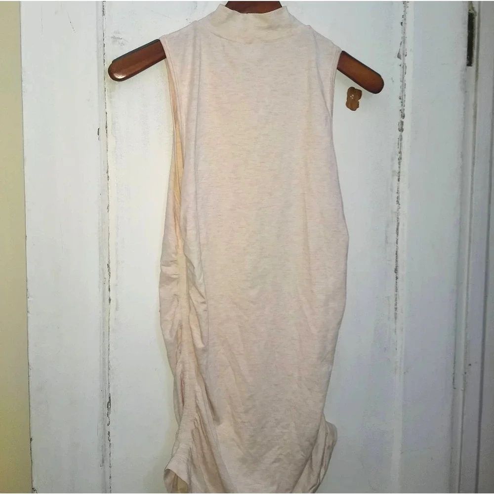 NWOT Fabletics Kathy Seamless Mock Turtleneck in Peach Sz L - Picture 4 of 7